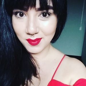 Meet your Posher, Holly